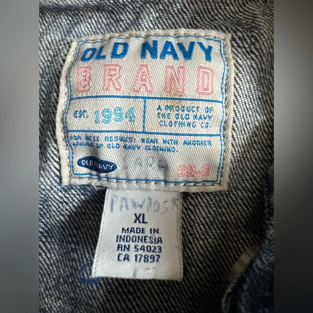 Old Navy Classic Blue Jean Jacket with pink jewels XL - Picture 7 of 7
